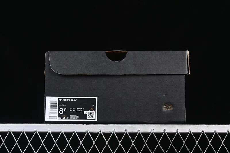 All categories Air Jordan Jordan series basketball shoes Air Jordan 1 Low Air Jordan 1 Low AJ1 Joe 1 black and white silver low-top cultural basketball shoes 553558-131